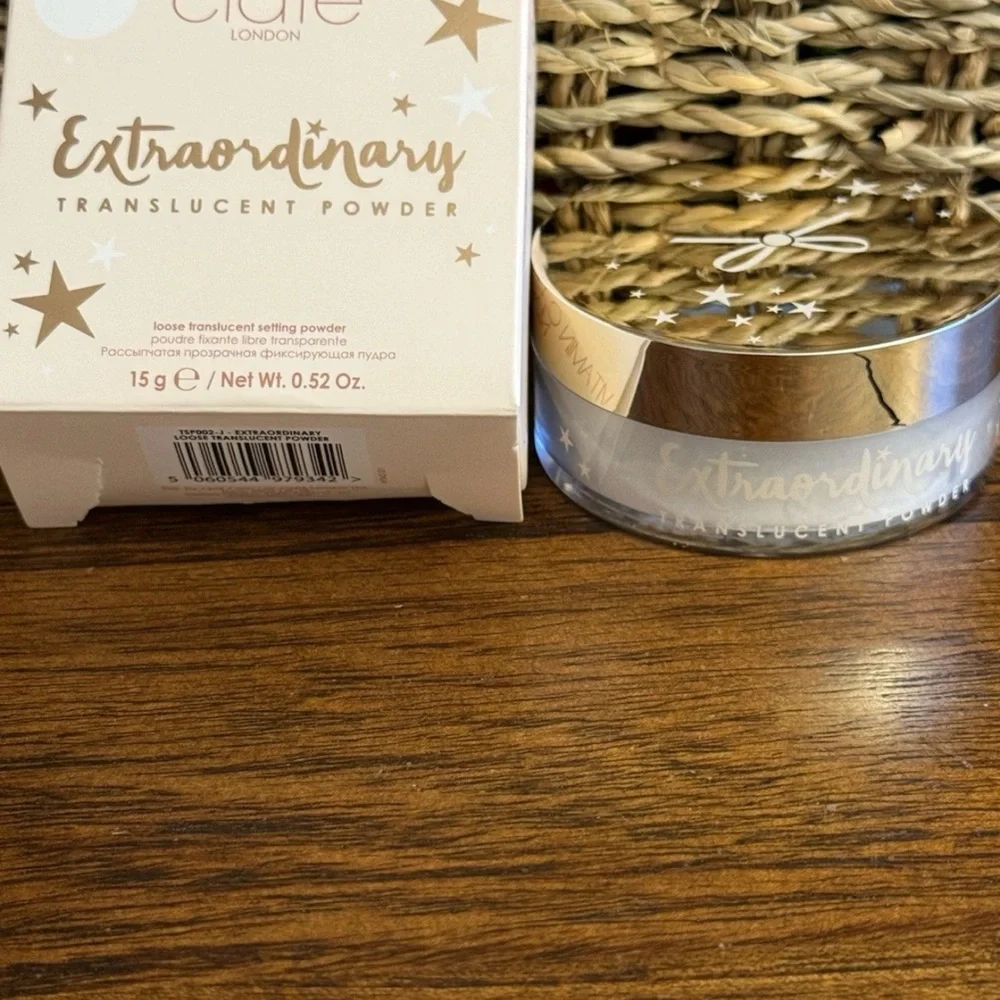 Extraordinary Translucent Setting Powder - Picture 1 of 5